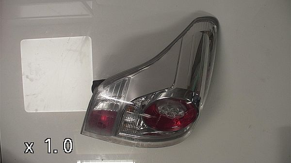 Rear light TOYOTA VERSO (_R2_)