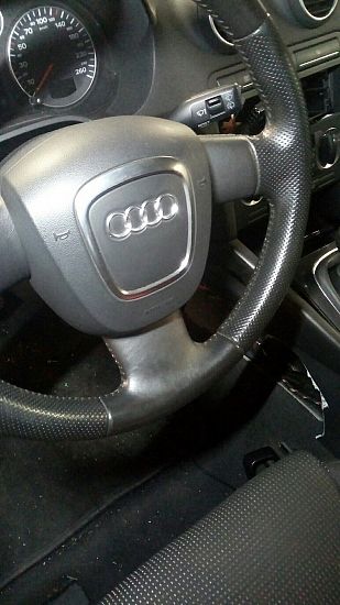 Stuurwiel – de airbag is niet inbegrepen AUDI A3 (8P1)