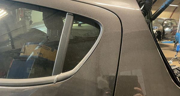Szyba trójkątna OPEL KARL (C16)