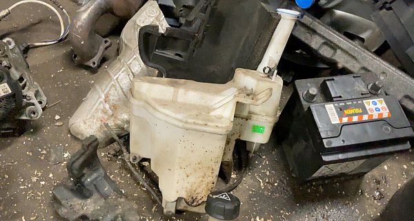 moteur et réservoir d'eau essuie glace CITROËN C1 II (PA_, PS_)