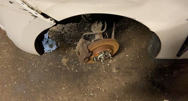 Spindel for MITSUBISHI MIRAGE / SPACE STAR Hatchback (A0_A)