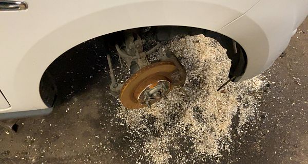 Spindel for MITSUBISHI MIRAGE / SPACE STAR Hatchback (A0_A)