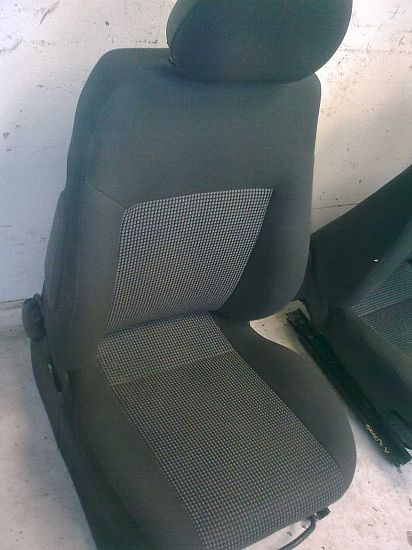 sièges avant 4 portes OPEL MERIVA A MPV (X03)