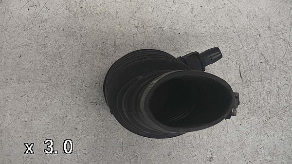 Inlet pipe PEUGEOT 406 (8B)