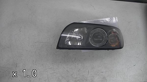 Front light VOLVO V50 (545)