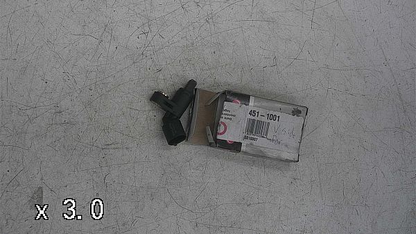 ABS Sensor VW GOLF Mk IV (1J1)