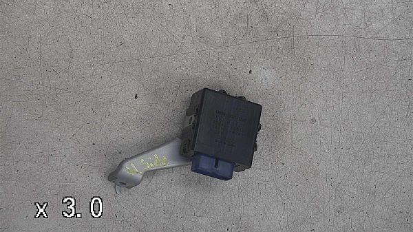 relais de phares automatiques TOYOTA YARIS/VITZ (_P9_)