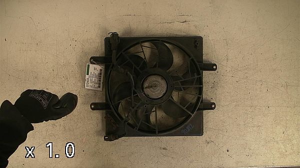Radiator fan electrical HYUNDAI PONY / EXCEL Saloon (X-2)