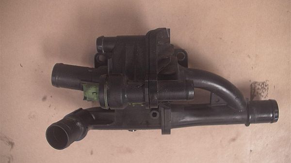 Boîtier de thermostat AUDI A6 Avant (4F5, C6)