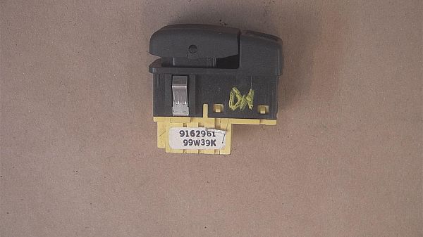 Kontakt -lygter VOLVO V70   (875, 876)