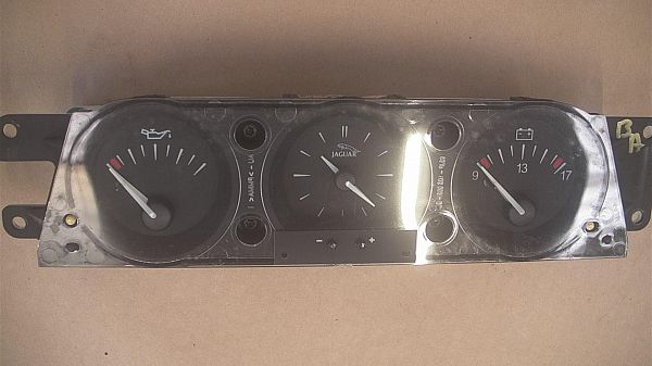 Horloge JAGUAR XK 8 Coupe (X100)