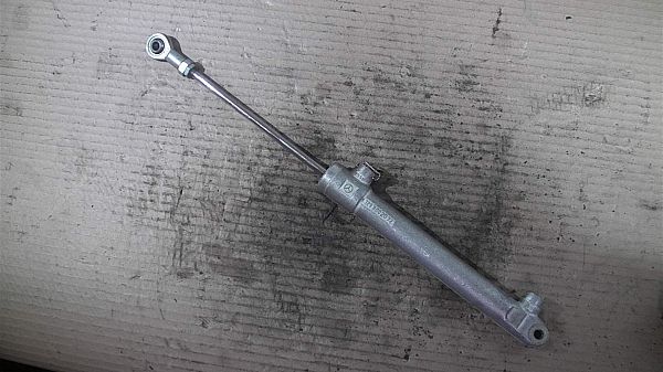 Convertible roof main ram cylinder