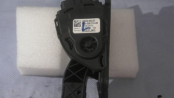 Accelerator pedal SUZUKI SWIFT III (FZ, NZ)