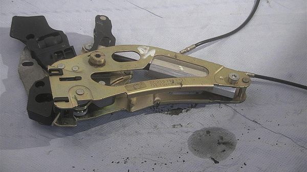 Convertible roof hinge