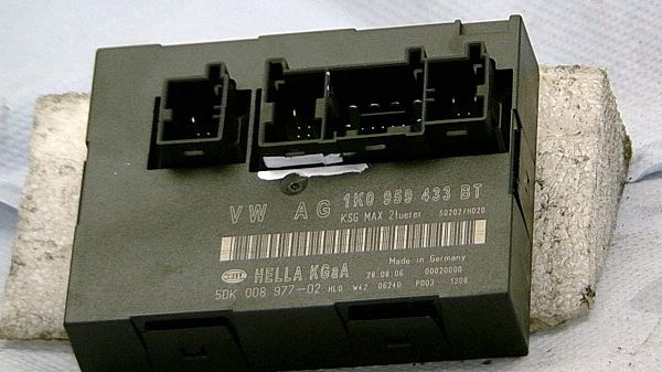 Central lock - relay VW JETTA III (1K2)