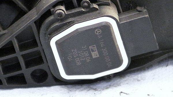 Accelerator pedal MERCEDES-BENZ R-CLASS (W251, V251)