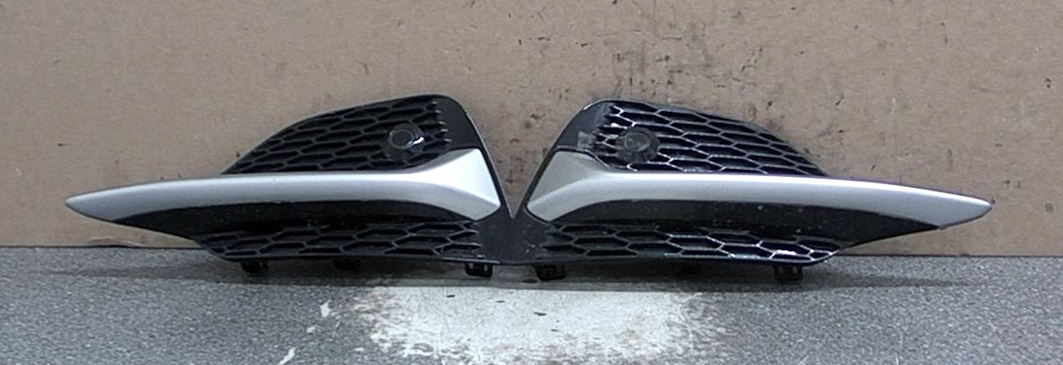 Grill / gitter NISSAN QASHQAI II SUV (J11, J11_)