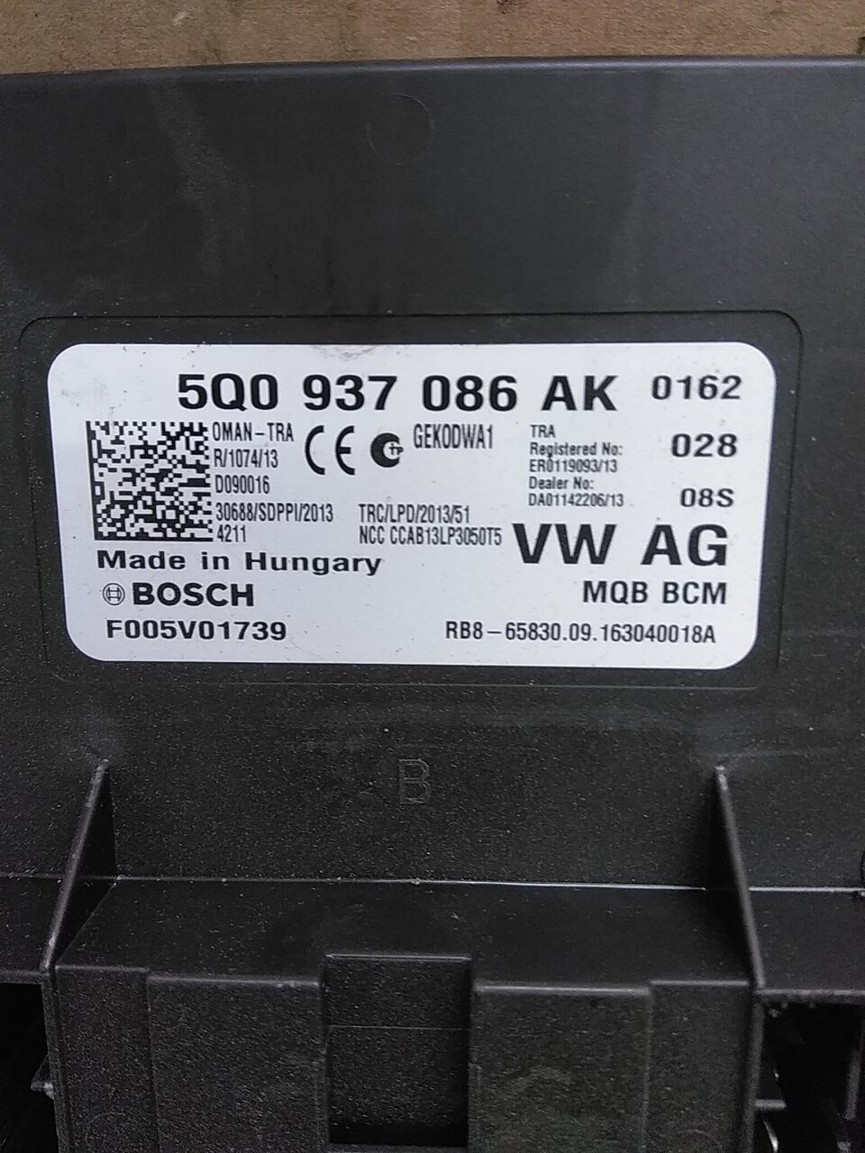 attoページ 5Q0-937-086-AK-Z00: Comfort Control Module, Fuse box