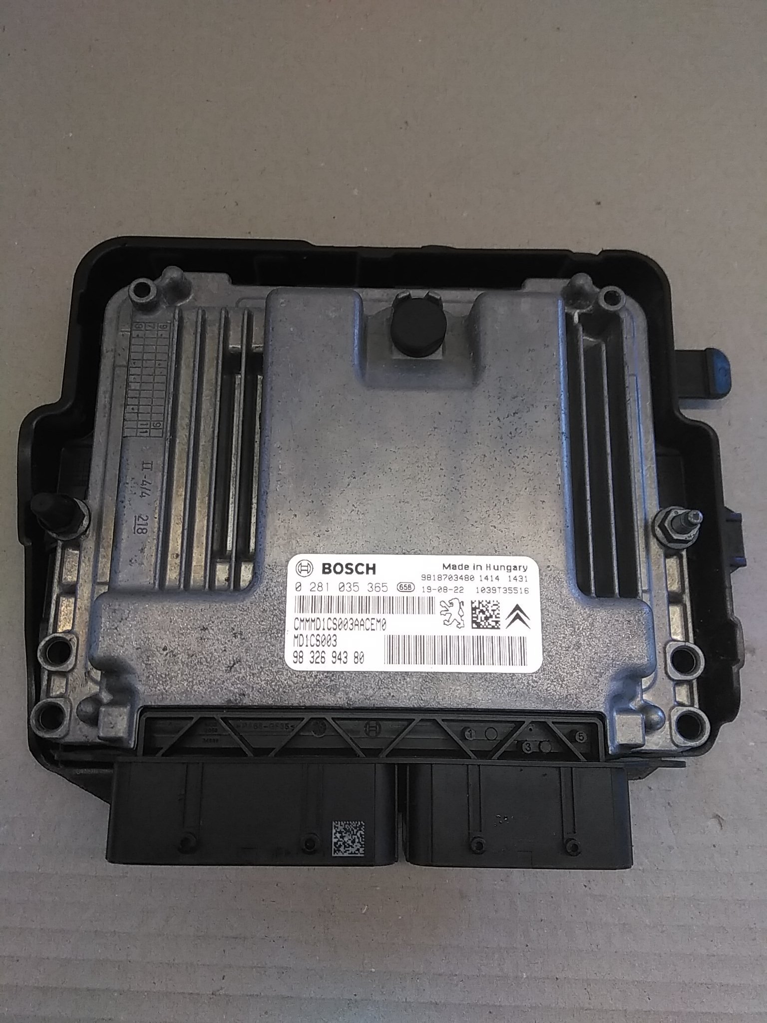 98-326-943-80 : Engine control unit (ECU) and Immobilizer