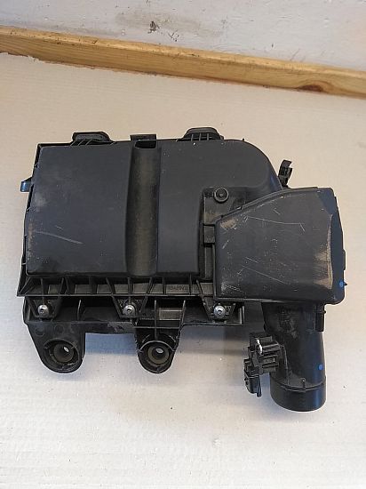 Filtr powietrza PEUGEOT PARTNER Box (K9)