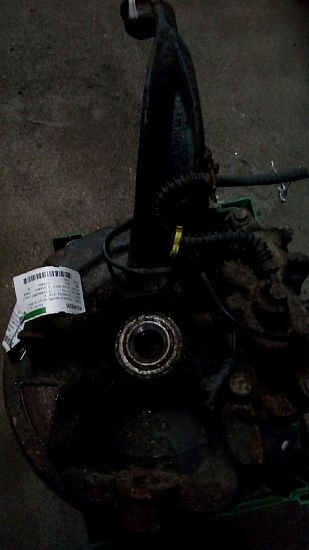 Spindle - front LAND ROVER DISCOVERY III (L319)