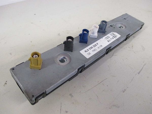 Wzmacniacz antenowy AUDI Q7 (4LB)