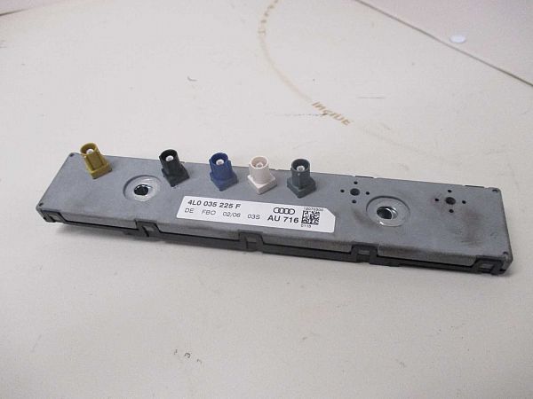 Wzmacniacz antenowy AUDI Q7 (4LB)