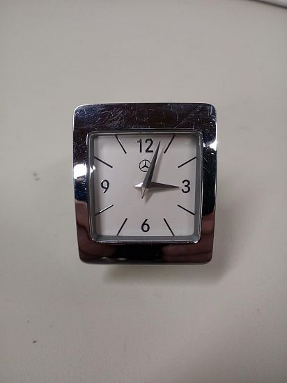 Horloge MERCEDES-BENZ E-CLASS (W212)