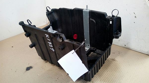 Batteri kasse FORD FIESTA VII (HU, HF)