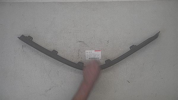 Front bumper - tyre mountings AUDI 100 (4A2, C4)
