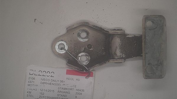 Door hinges upper IVECO DAILY IV Box Body/Estate