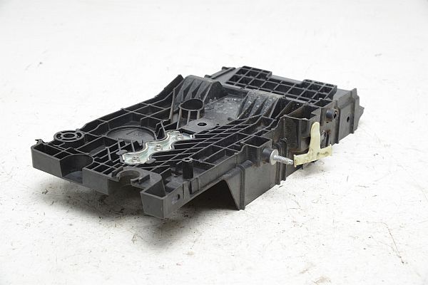 Battery tray