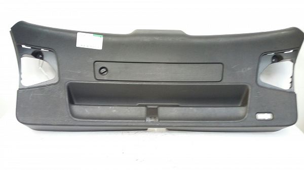 habillage du couvercle coffre arrière AUDI A4 Avant (8K5, B8)