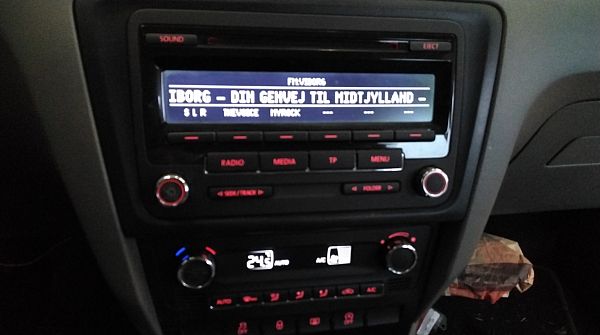 Radio frontplate SEAT TOLEDO IV (KG3)