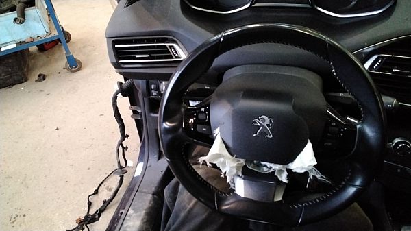 Peugeot 308 Lenkrad, der Airbag wird nicht mitgeliefert gebraucht kaufen