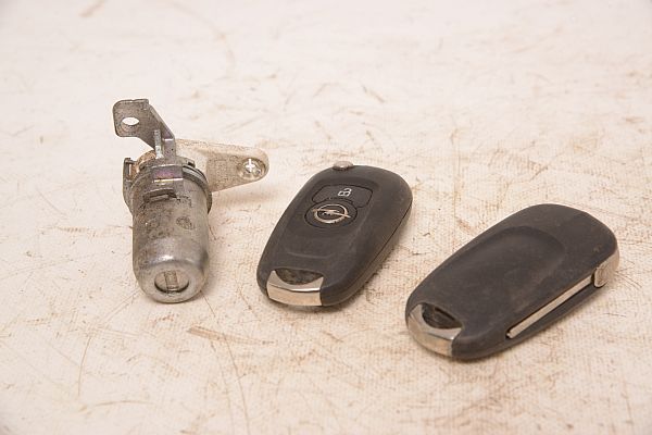 Cilinderslot OPEL ASTRA K (B16)