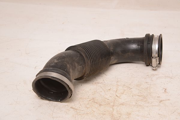 Inlet pipe FORD FOCUS III