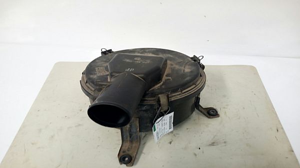 Luchtfilter Toyota Yaris xp13 1.5 Hybrid 101 Pk Benzine/Elektro 2012