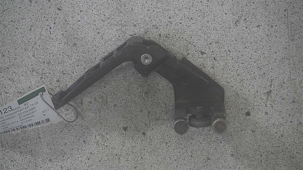 Sliding door middle roller runner