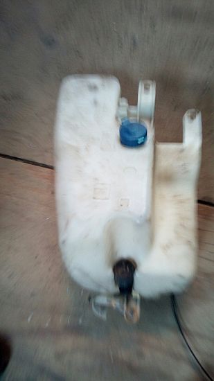 moteur et réservoir d'eau essuie glace FIAT