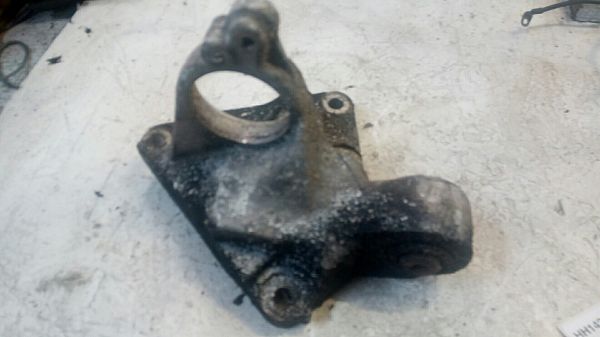 Drive shaft support bearing and bracket