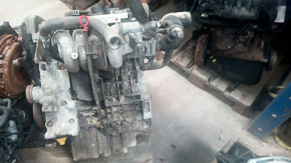Motor VOLVO V40 Estate (645)