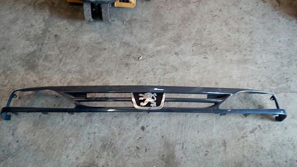Kühlergrill PEUGEOT