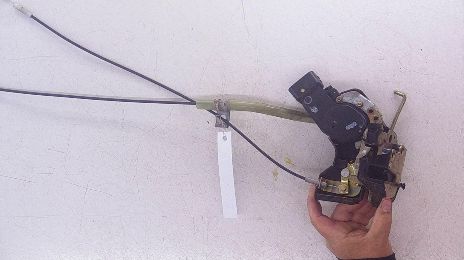 Toyota LAND CRUISER AMAZON (_J1_) Door lock 69060-60061 - Autoparts24