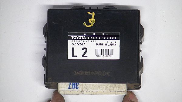 A b s - eletronic box TOYOTA DYNA Platform/Chassis (KD_, LY_, _Y2_, _U3_, _U4_)