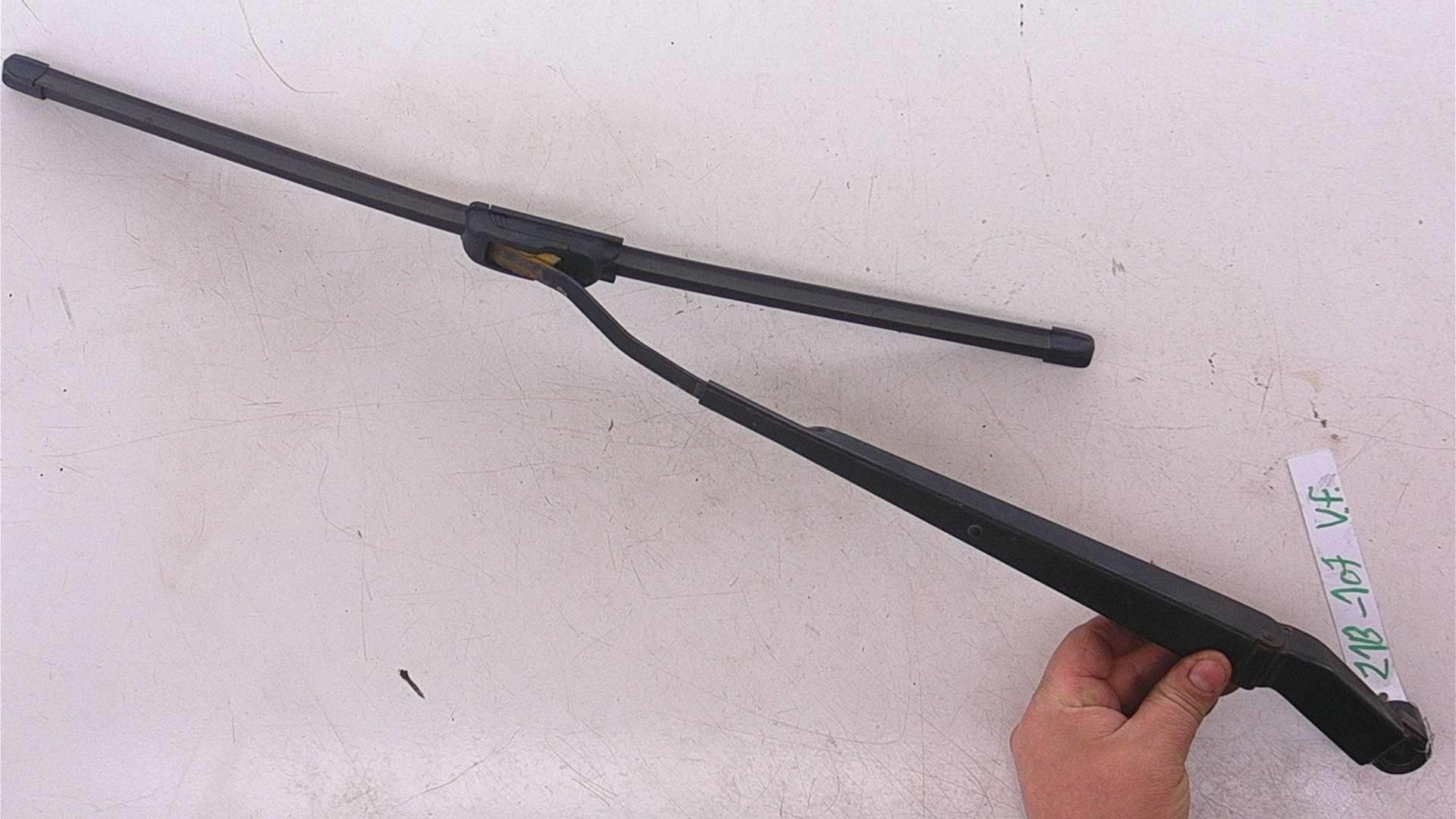 Toyota LAND CRUISER 80 (_J8_) Wiper arm 85221-60031