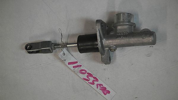 Maître-cylindre d'embrayage NISSAN CABSTAR (F23, H41, H42)