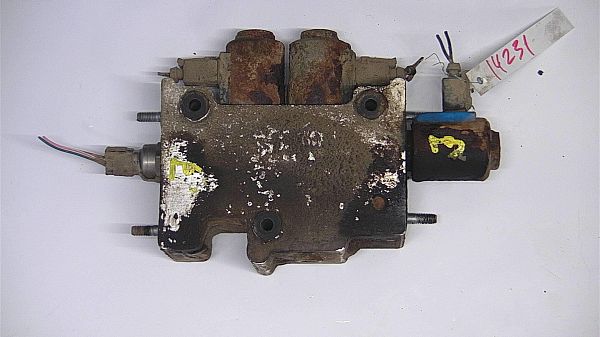 Level regulator pump LAND ROVER DISCOVERY Mk II (L318)