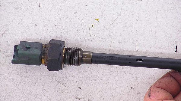 Oil level sensor