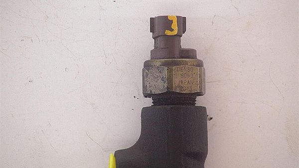 High-pressure rail / injection nozzle pipe TOYOTA RAV 4 Mk II (_A2_)